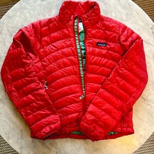Patagonia- women's size small light weight 90% goose down filled.